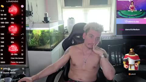 Rayzel White online show from June 8, 2026, 1:33 pm