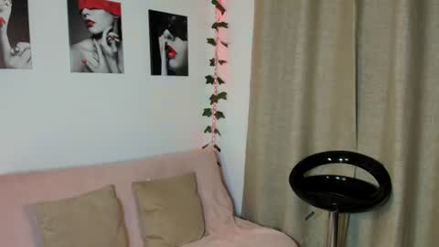 Rebeca Marchetti online show from July 21, 2026, 1:02 pm