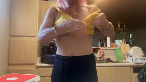 regina_george310 online show from July 29, 2026, 1:37 am