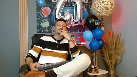 Snapshot of reiko_85_ chatting on April 18, 2026, 7:58 pm REIKO online show from April 18, 2026, 7:58 pm