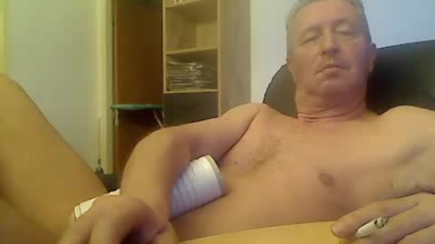 Snapshot of reini7211 chatting on June 27, 2026, 12:59 am reini7211 online show from June 27, 2026, 12:59 am