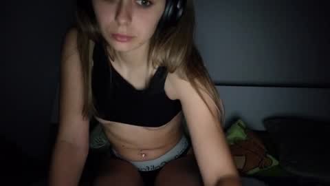 renee_loah online show from June 2, 2026, 9:17 pm