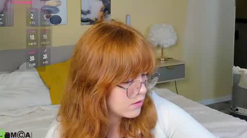 reneefoxy_ online show from July 24, 2026, 11:58 pm