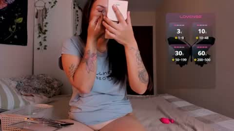 Snapshot of reyniri chatting on July 21, 2026, 3:14 pm Rein online show from July 21, 2026, 3:14 pm