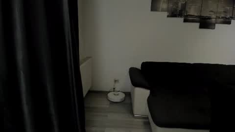 RichardDarell online show from July 29, 2026, 4:43 am