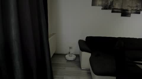 RichardDarell online show from July 30, 2026, 5:50 am