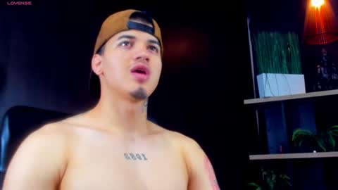 rocco_santos online show from July 7, 2026, 11:53 pm