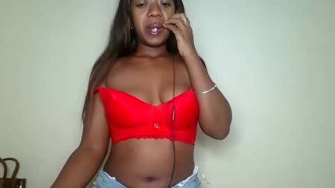 rochellinah online show from June 4, 2026, 1:55 am