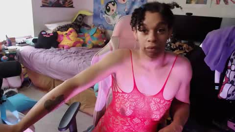 Roellii  Pinky online show from May 19, 2026, 4:24 pm