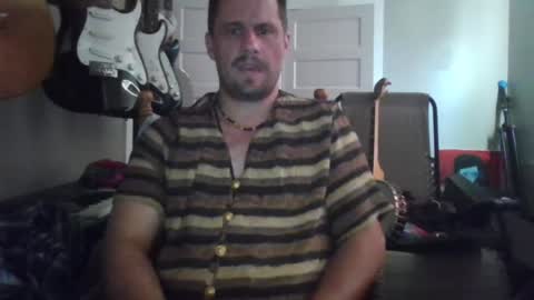 ronniejohnston13 online show from July 4, 2026, 11:16 am