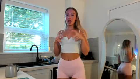 Bella  online show from July 31, 2026, 5:18 am