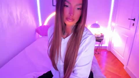 Nataly online show from July 25, 2026, 3:37 am