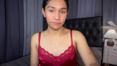 roxiethogersen online show from July 10, 2026, 9:17 pm