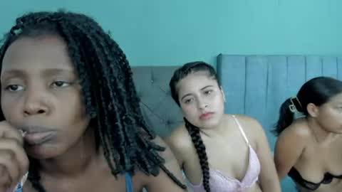 roxxy_velasquez online show from June 11, 2026, 2:44 am