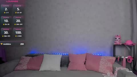 Roxy online show from July 28, 2026, 1:56 am