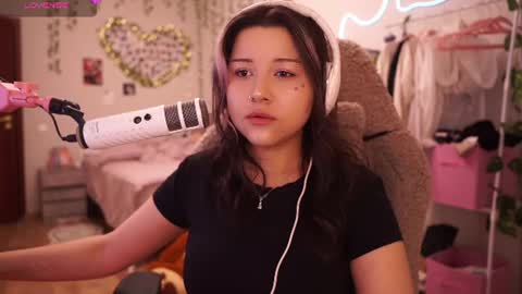 roxysuh online show from June 26, 2026, 8:52 am