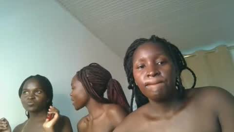 royal_goddes2 online show from June 28, 2026, 6:52 am