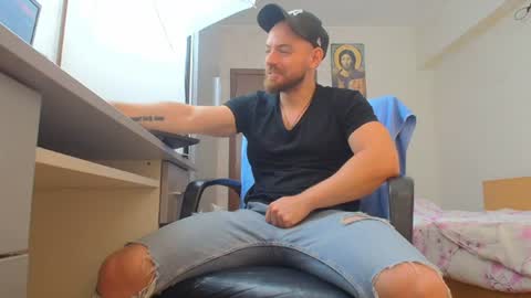 Ryanstone  online show from July 25, 2026, 8:01 am
