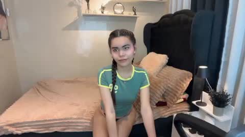 sabrinamadonna54 online show from June 23, 2026, 8:12 am