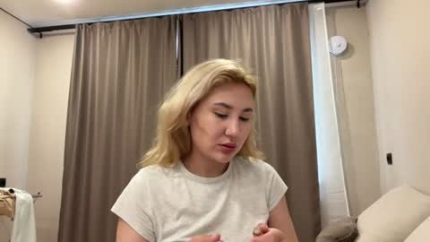 sacreed_lovee online show from July 30, 2026, 8:02 am
