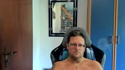 Snapshot of salichris chatting on July 12, 2026, 8:38 am salichris online show from July 12, 2026, 8:38 am