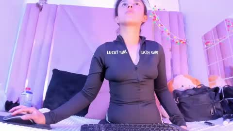 Samantha online show from June 18, 2026, 8:13 pm
