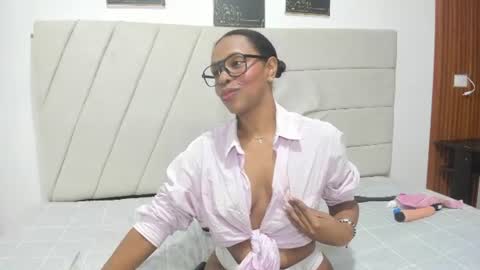 samaraa_smith1 online show from July 23, 2026, 12:03 pm