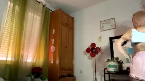Samymoon online show from May 28, 2026, 10:23 am