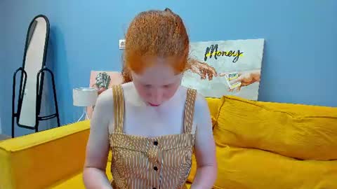 Snapshot of sandra__wilson chatting on June 19, 2026, 3:55 am Sandra online show from June 19, 2026, 3:55 am