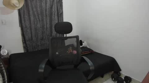 Snapshot of santiceballo chatting on April 20, 2026, 9:01 am Julius Novachrono online show from April 20, 2026, 9:01 am