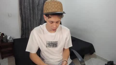 Snapshot of santiceballo chatting on April 30, 2026, 9:37 am Julius Novachrono online show from April 30, 2026, 9:37 am