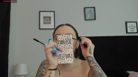 sara_b11 online show from June 27, 2026, 6:02 pm