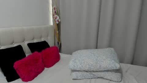 Sara online show from July 4, 2026, 4:07 am