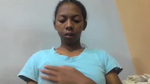 sarah146341 online show from April 28, 2026, 3:33 am