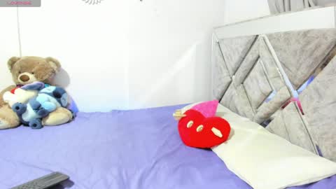 sarah_lowee online show from April 29, 2026, 3:32 am