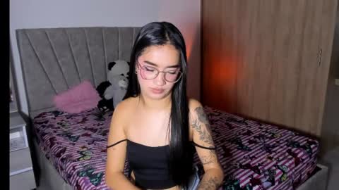 Sarah online show from June 25, 2026, 12:32 am