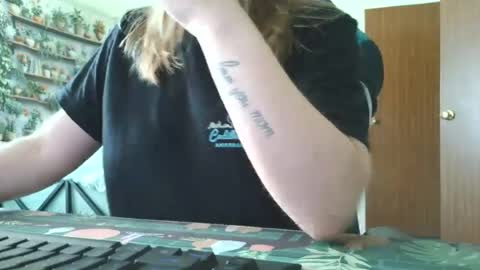 Sarah online show from July 20, 2026, 9:06 pm