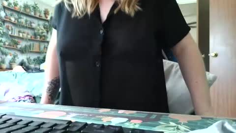 Sarah online show from July 30, 2026, 5:12 pm