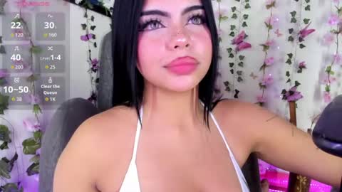 saray__jones online show from July 15, 2026, 6:35 pm
