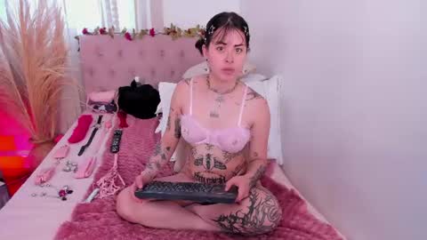 saskia_vellour online show from July 23, 2026, 6:28 pm