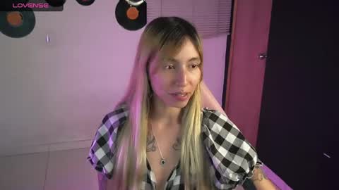I AM JENN  online show from June 14, 2026, 3:52 am