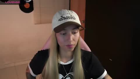I AM JENN  online show from June 21, 2026, 4:04 am