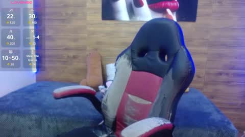 scarlet_hans online show from June 19, 2026, 8:34 pm