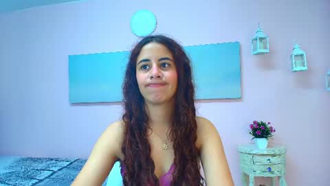 Scarlett online show from July 15, 2026, 12:43 pm