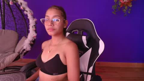 Snapshot of scarlett_lune chatting on May 24, 2026, 7:30 pm scarlett_lune online show from May 24, 2026, 7:30 pm