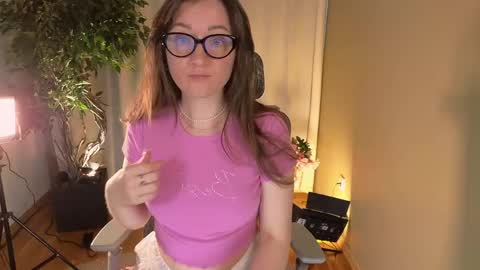 scarletttesecret online show from May 13, 2026, 12:24 pm