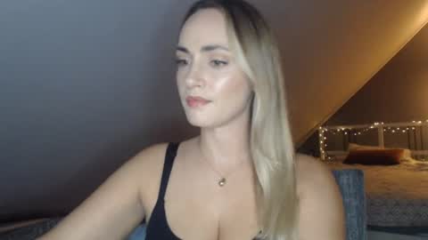 ScarlettxBlonde online show from July 21, 2026, 7:49 pm