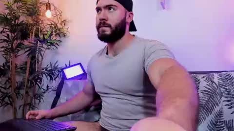 Instagram jeanpaulfit  online show from June 24, 2026, 11:04 pm