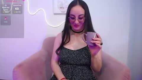 selene_swee online show from July 24, 2026, 9:02 pm