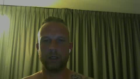 Snapshot of sence08 chatting on April 19, 2026, 9:28 pm sence08 online show from April 19, 2026, 9:28 pm